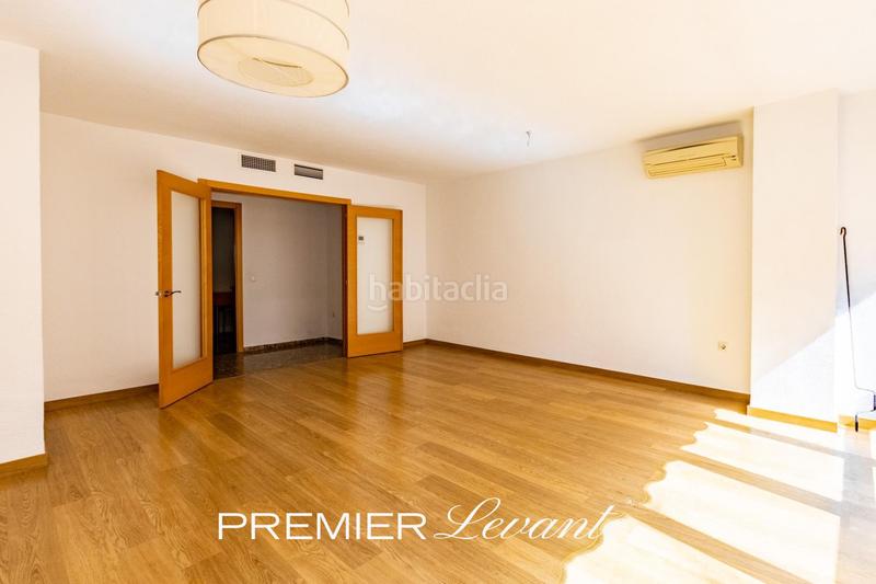 Foto 982382d0-e999-4d12-b5ff-ca7d501d344e. Alquiler piso espléndido piso en el corazón en Ensanche-Diputación Alicante