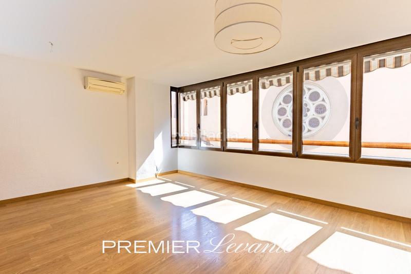 Foto a8df24fa-2a73-45fd-b06f-d1757837acd2. Alquiler piso espléndido piso en el corazón en Ensanche-Diputación Alicante