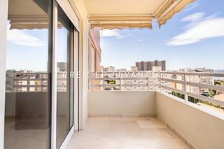 Location Appartement à Avenida goleta 3. Amplio piso 4 dormitorios, vistas al mar.