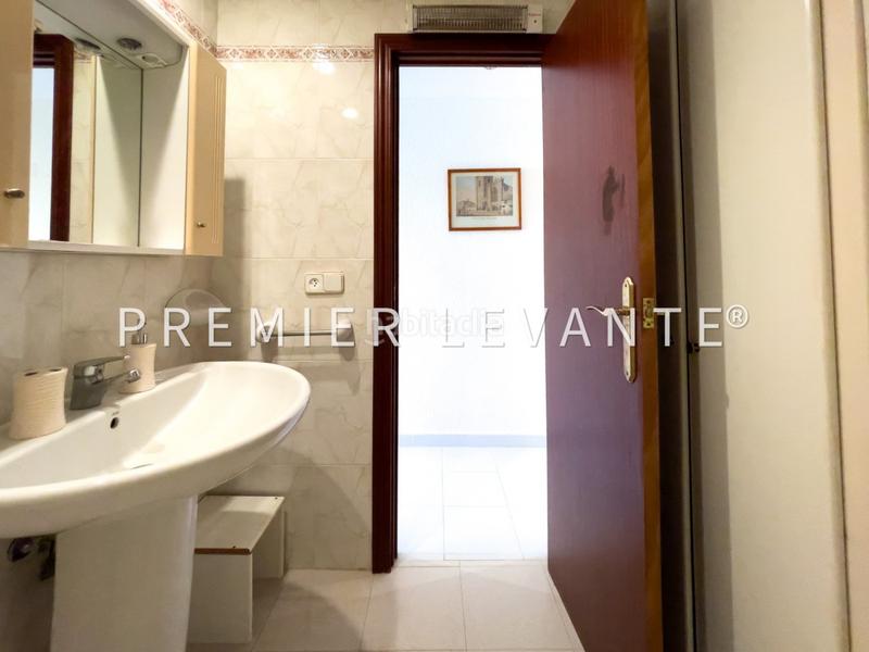 Foto e11a136d-e510-41b5-96bb-a8c31afee57d. Alquiler piso vivienda en el centro, reformada, 1 hab y 1 baño, amueblada y equipada. en Alicante