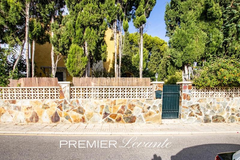 Foto ae21c956-5db5-4133-be3a-f2ee66dd5dc9. Location chalet dans Pueblo Español-Coveta Fumá Campello (el)