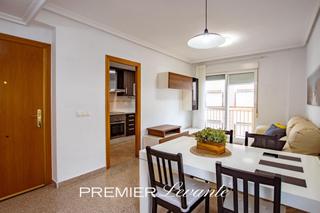 Location Appartement à Norte. Moderno piso en alquiler en el corazón de san vicente del raspei