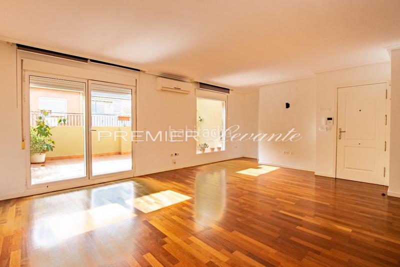 Foto ab550dfe-e27d-4ff4-b9cb-6f495fdd77a5. Rent penthouse with heating parking in Alipark Alicante