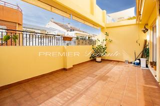 Rent Penthouse  Calle rigoberto ferrer. Ático en benalua, 2 hab y 2 baños, terraza 20 m, sin amueblar.