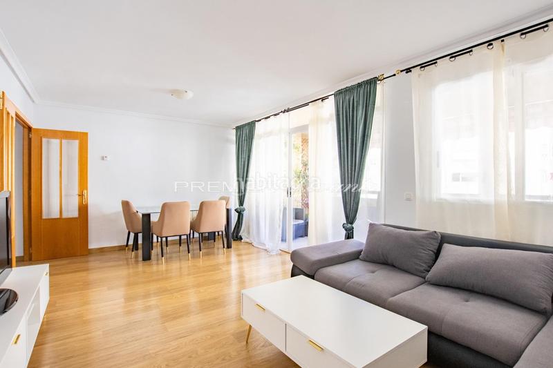 Foto 841e0856-d589-4d20-bf8f-2d52e595c013. Rent flat with parking pool in Babel Alicante