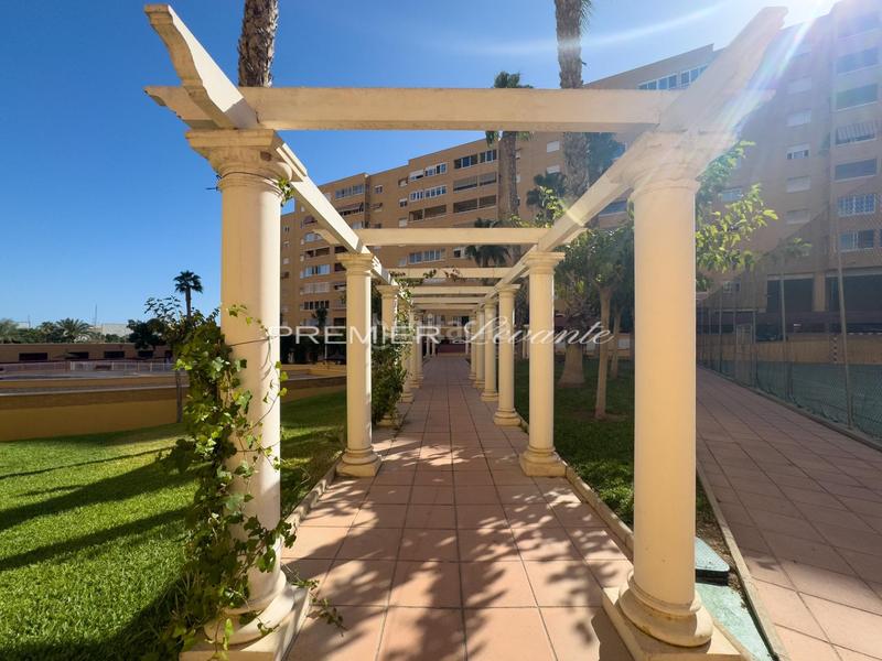 Foto ba5fc3af-047c-4ae4-918a-3cb298e464d7. Rent flat with parking pool in Babel Alicante