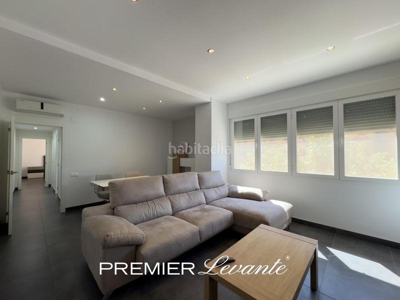 Foto 63b5432b-4a8a-4218-875a-3e43c97c577c. Location appartement dans avenida paises escandinavos 6 dans Alicante