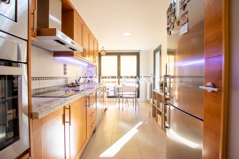 Foto 08052397-e16a-4133-8214-1700c2dd59e9. Appartamento con riscaldamento parcheggio piscina in Alicante