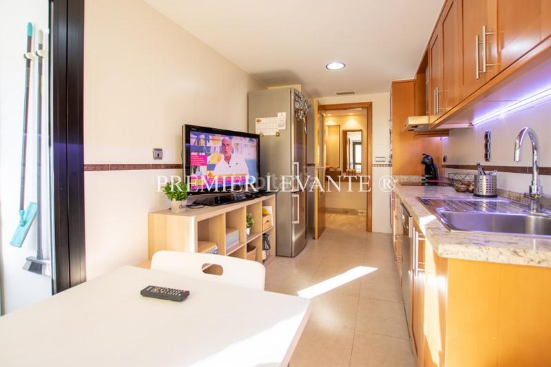 Foto 905038f8-1fd9-4b5f-ab3a-4fc2c59c7de6. Appartamento con riscaldamento parcheggio piscina in Alicante