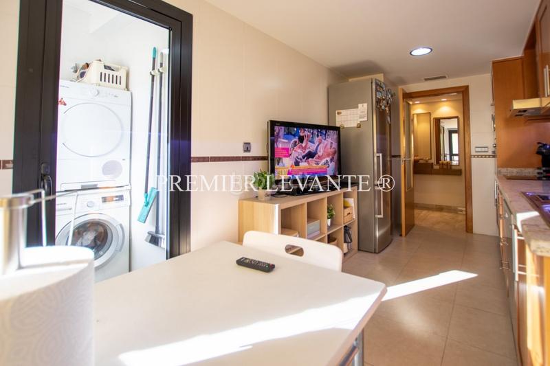 Foto b8acf542-5f26-475a-b4ea-e4fa21c0aa71. Appartamento con riscaldamento parcheggio piscina in Alicante