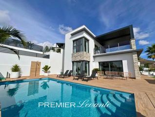 Xalet a Balcón de Finestrat-Terra Marina. Moderno chalet independiente