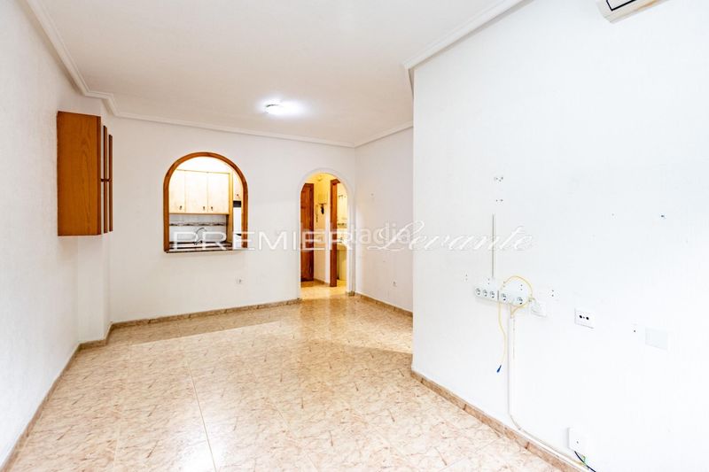 Foto 6592ff5f-6169-43c8-a08f-a2018a63e565. Pis a Avenida Habaneras - Curva de Palangre Torrevieja