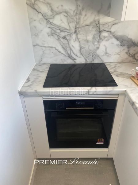 Foto f5aaf383-930f-4315-9aaa-4e2e4c9f9d9a. Pis amb piscina a Playa Poniente Benidorm