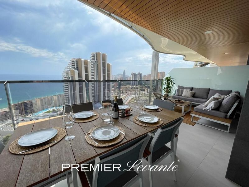 Foto d78d41b2-fcd2-4837-a045-bdedd80010f0. Piso  en venta en Playa Poniente Benidorm