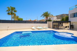 Chalet en L´Albir. Chalet independiente en el albir con apartamento de invitados