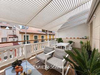 Location Attique  Calle calle bazán. Ático dúplex de lujo con dos terrazas en pleno centro de alicant