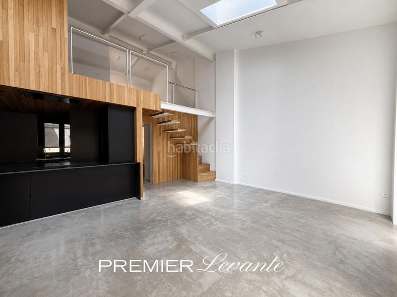 Foto 4ce0e711-681b-44bd-a010-adb4a79b031a. Rent penthouse with heating in Barrio del Centro Alicante