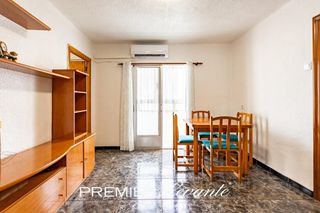 Pis  Zurbaran. Piso de 3 dormitorios con cocina equipada y galería en elda