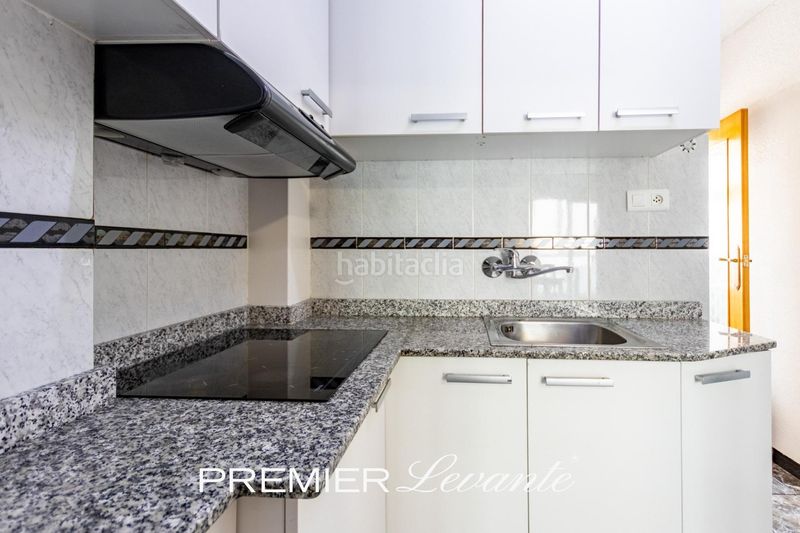 Foto b5df0524-6a1b-4079-863f-679c90a35abc. Flat in Las Trescientas-San Francisco-Ciudad Vergel Elda