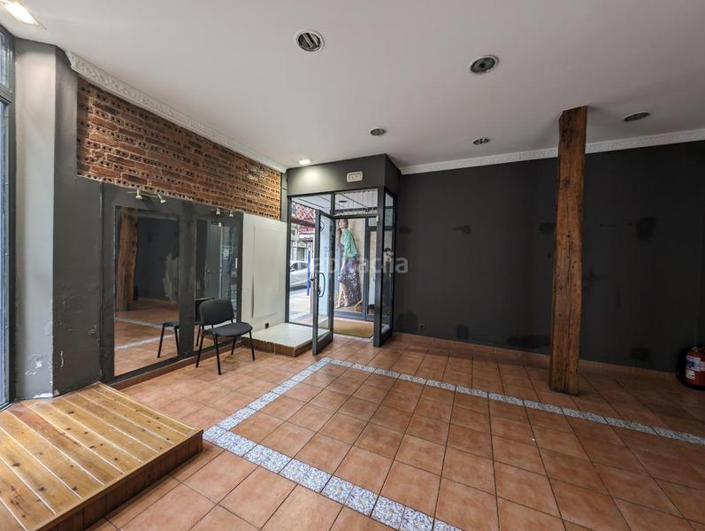 Foto e398628b-5275-40a0-b3db-9f6519423a9e. Alquiler local comercial local en esquina muy centrico en Barakaldo