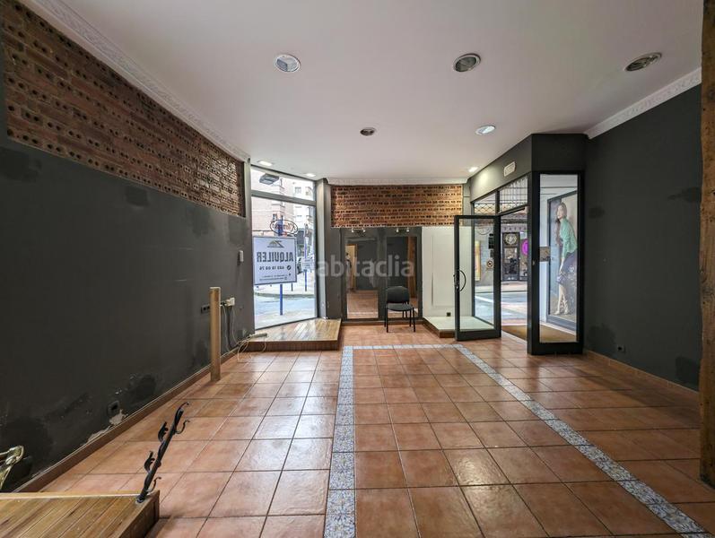 Foto e41c4900-ca16-4da5-b964-bd05b6170dfe. Alquiler local comercial local en esquina muy centrico en Barakaldo