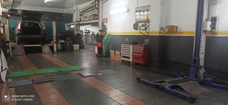 Local commercial  San josé kalea. Taller en funcionamiento con ingresos demostrables