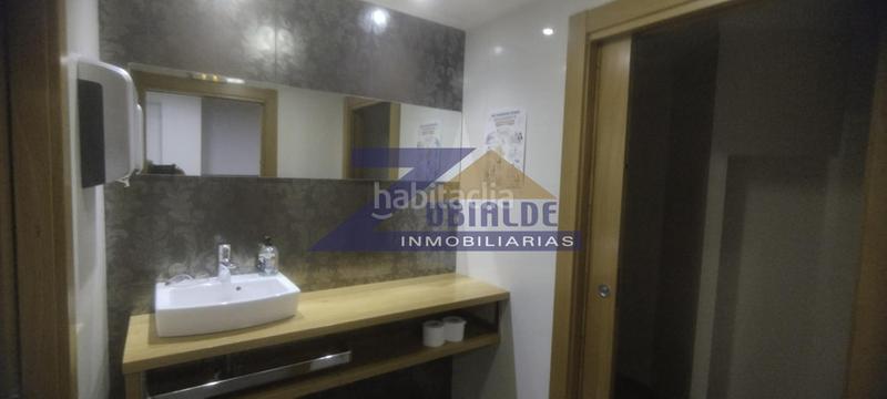 Foto 9797d869-8dc4-441f-ba67-5a59c3635753. Location local commercial dans Centro Barakaldo