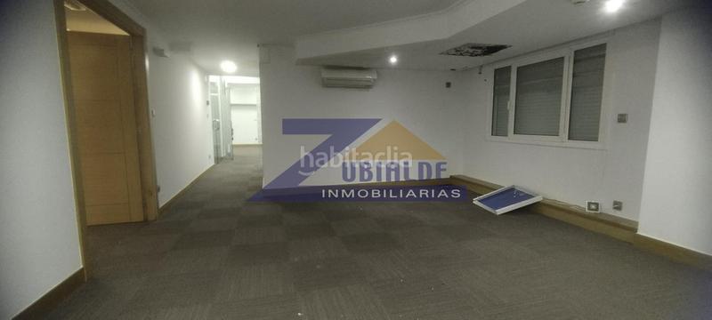 Foto b701cdbe-1f63-451f-8f5c-6d4f9bd3d5da. Location local commercial dans Centro Barakaldo