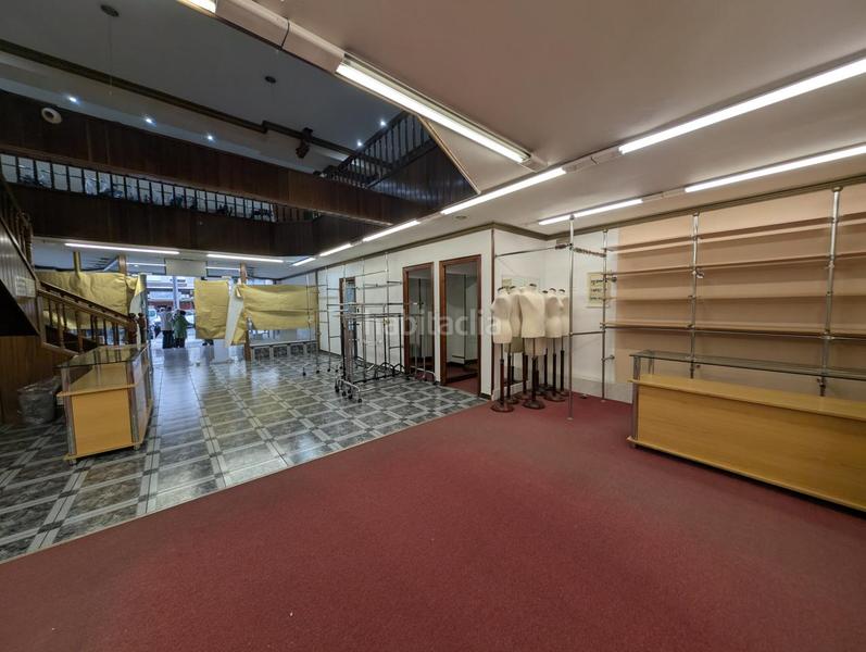 Foto d535ec79-993f-4c8f-9489-4bc2993e2509. Alquiler local comercial centrico local en pleno gernikako arbola en Barakaldo