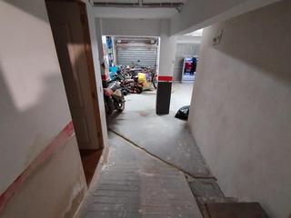 Local commercial  Santo domingo de guzman kalea. Este util loca en el centro de arteagabeitia