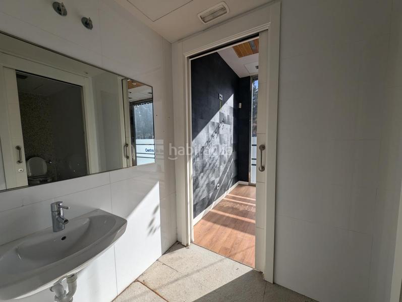 Foto 9d35c77b-59be-4cfc-a676-dda9b747a87c. Affitto locale commerciale in San Pedro de Deusto - La Ribera Bilbao