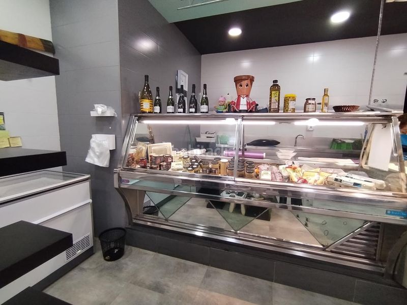Foto a3b4e4cd-f8d2-49f1-8a3f-de85f9333402. Traspaso local comercial local de actividad pescaderia en Barakaldo