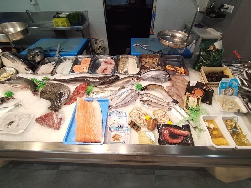 Foto df581b35-2e8d-4d2b-8434-7fa65170aa7b. Traspaso local comercial local de actividad pescaderia en Barakaldo