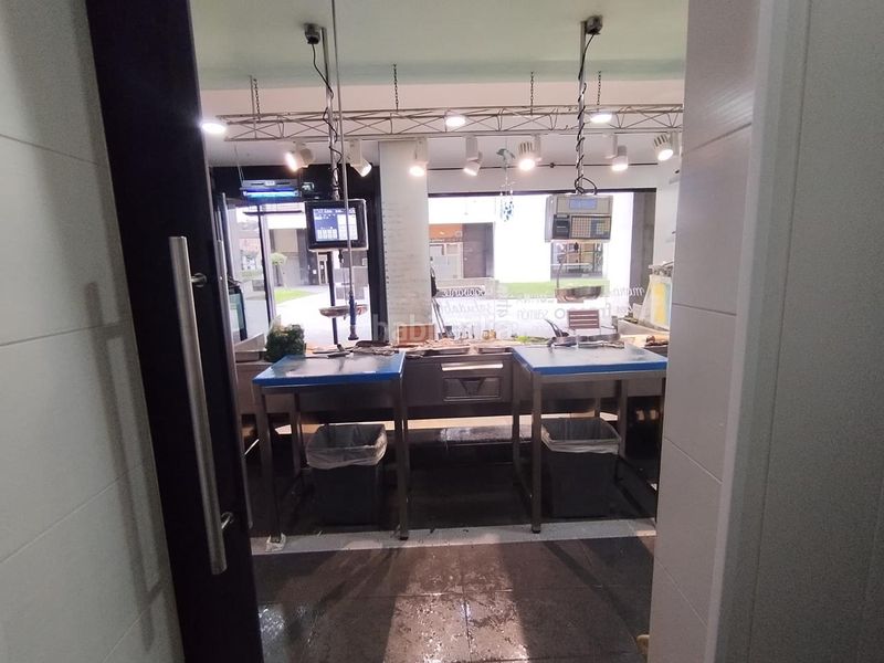 Foto f44bd9fe-9be8-46cc-b8f0-b56aed72f248. Traspaso local comercial local de actividad pescaderia en Barakaldo