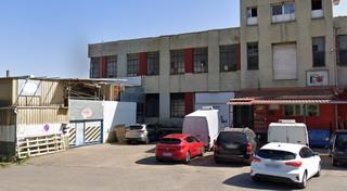 Nau industrial  Zubileta. Pabellón en entorno industrial
