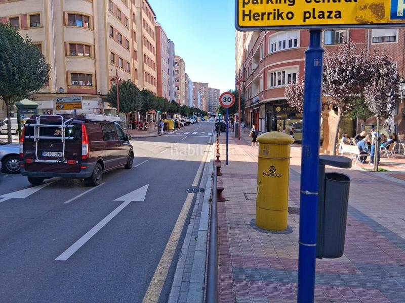Foto 898e6d65-bacc-403b-82a8-44b4ac377178. Posto auto in Centro Barakaldo