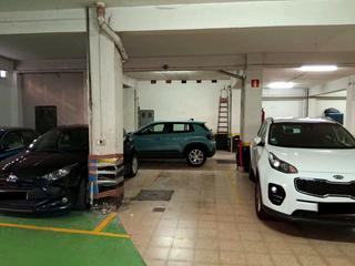 Posto auto  Quevedo kalea. Parcela de garaje para coche grande en calle ferrerías