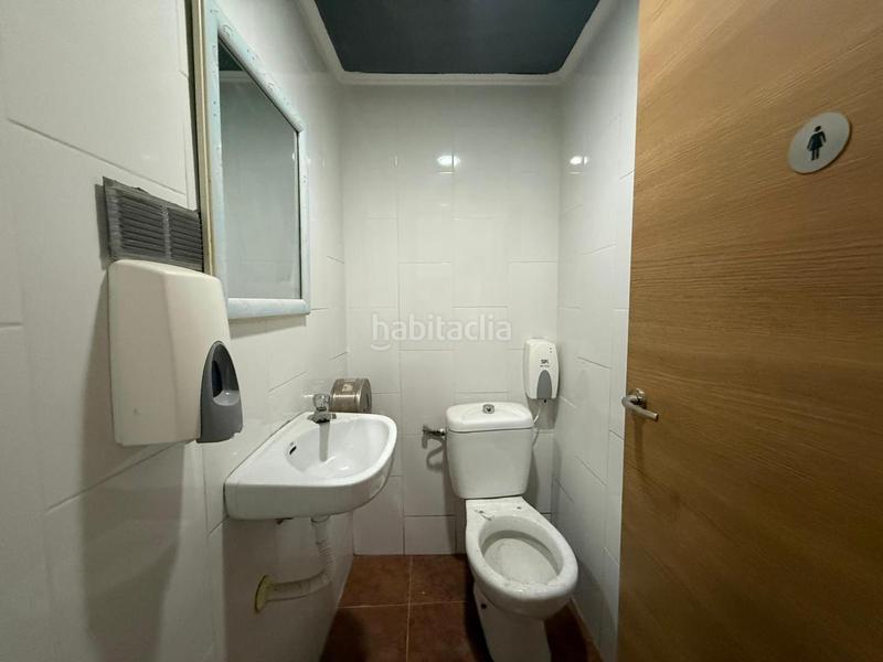 Foto dfa68bb8-77ea-48d7-a135-15e192c22066. Local comercial a Centro Barakaldo