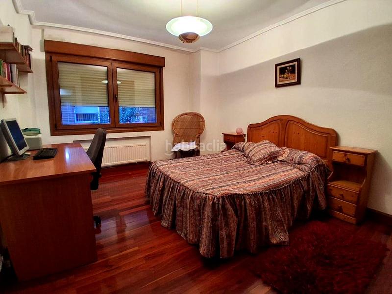 Foto be166f0a-5ef4-4c72-873b-46fca1303225. Appartamento con parcheggio in Centro Barakaldo