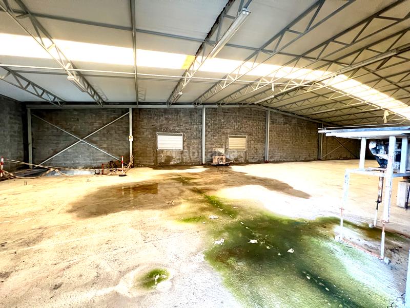 Foto 4e72e653-af46-4f6f-bd24-775111d531a5. Bâtiment à usage industriel dans Meaño
