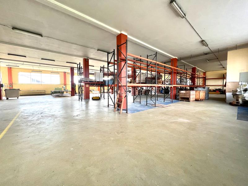 Foto a56d2ed9-76dd-45bc-a10e-437a60742443. Bâtiment à usage industriel dans Meaño
