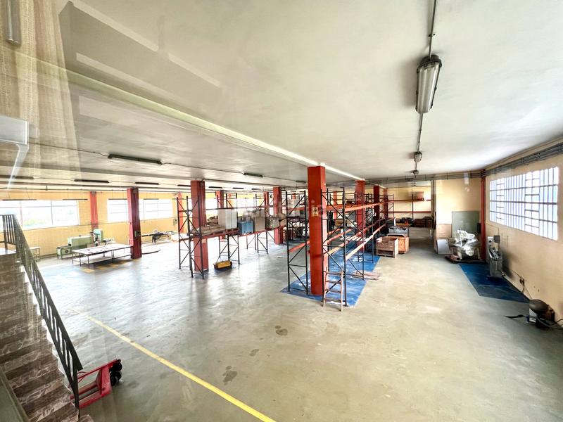 Foto d298cc32-730a-4042-910e-214552ff36a7. Bâtiment à usage industriel dans Meaño