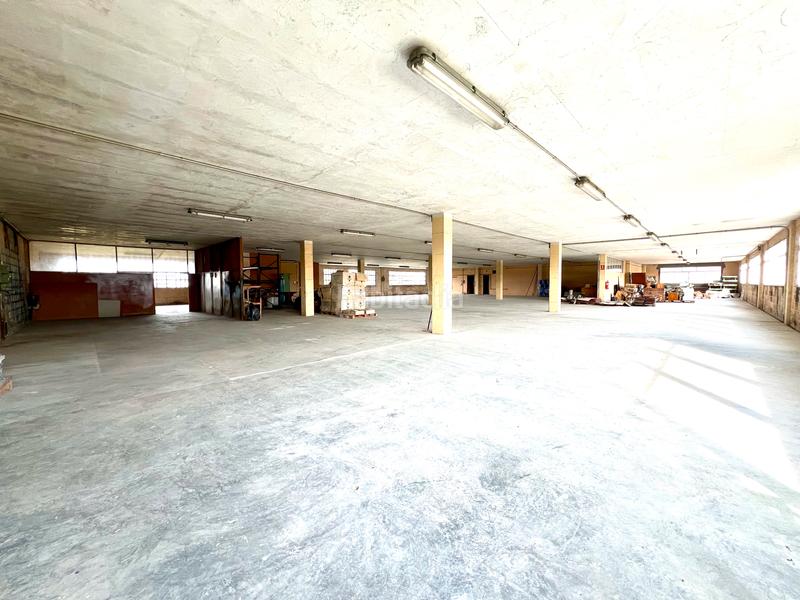 Foto d5623c48-5dc1-4753-bd6b-8d1e9b68cdc7. Bâtiment à usage industriel dans Meaño