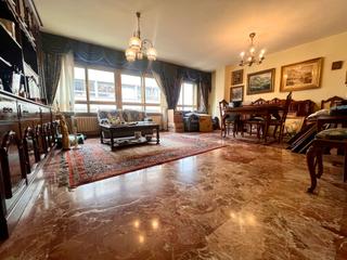 Pis  Calle de sagasta. Piso en venta en el corazón de pontevedra. con dos plazas de gar
