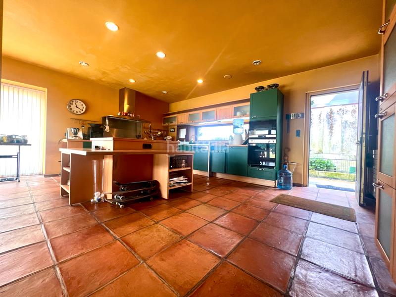 Foto 42a1eeec-718c-474b-a615-a8ee317d7501. Chalet exclusivo chalet con piscina en el casco urbano en Pontevedra