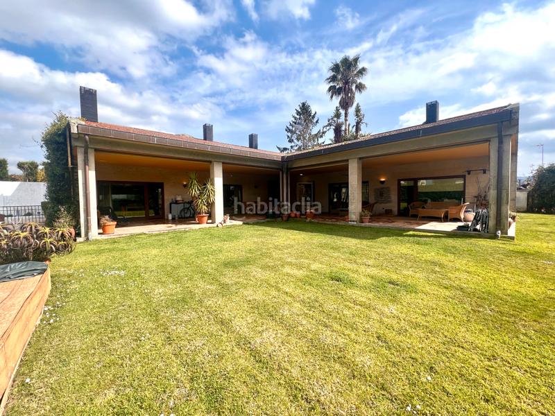 Foto 488ea4e6-663c-4e38-8be0-7ad5217dcbba. Chalet exclusivo chalet con piscina en el casco urbano en Pontevedra