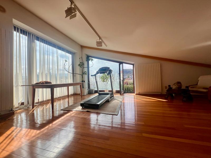 Foto 4e168141-8236-4ca7-abb7-7a2fbdee5915. Chalet exclusivo chalet con piscina en el casco urbano en Pontevedra