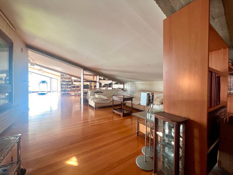 Foto cb6ec112-02a3-4e57-9362-3af59fca68e0. Chalet exclusivo chalet con piscina en el casco urbano en Pontevedra