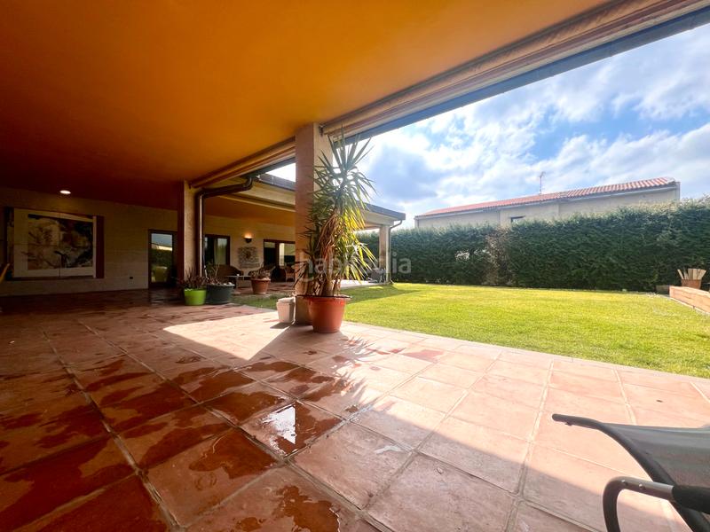 Foto d7f0fbfa-f705-400e-ab07-e005272b075d. Chalet exclusivo chalet con piscina en el casco urbano en Pontevedra