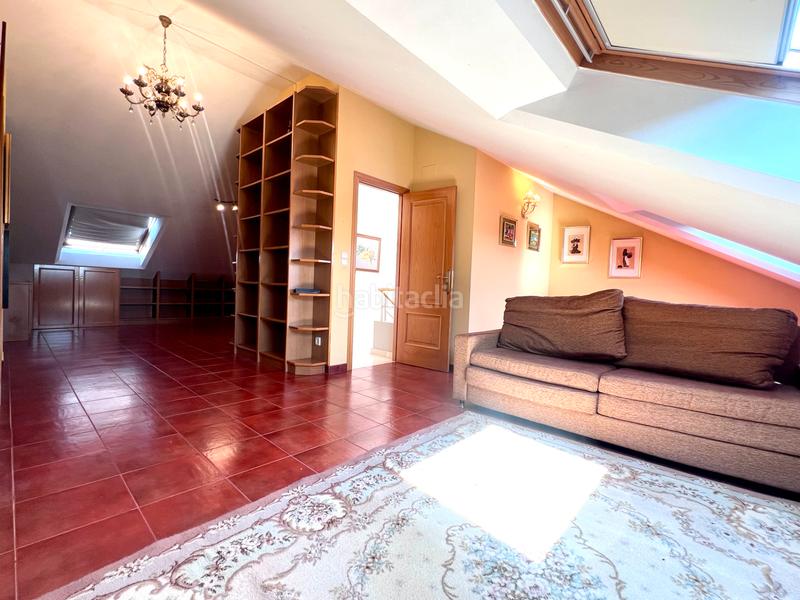 Foto 3f324f69-18b2-4b2e-9db8-cefbe31c5fbf. Chalet con camino riscaldamento parcheggio piscina in Pontevedra